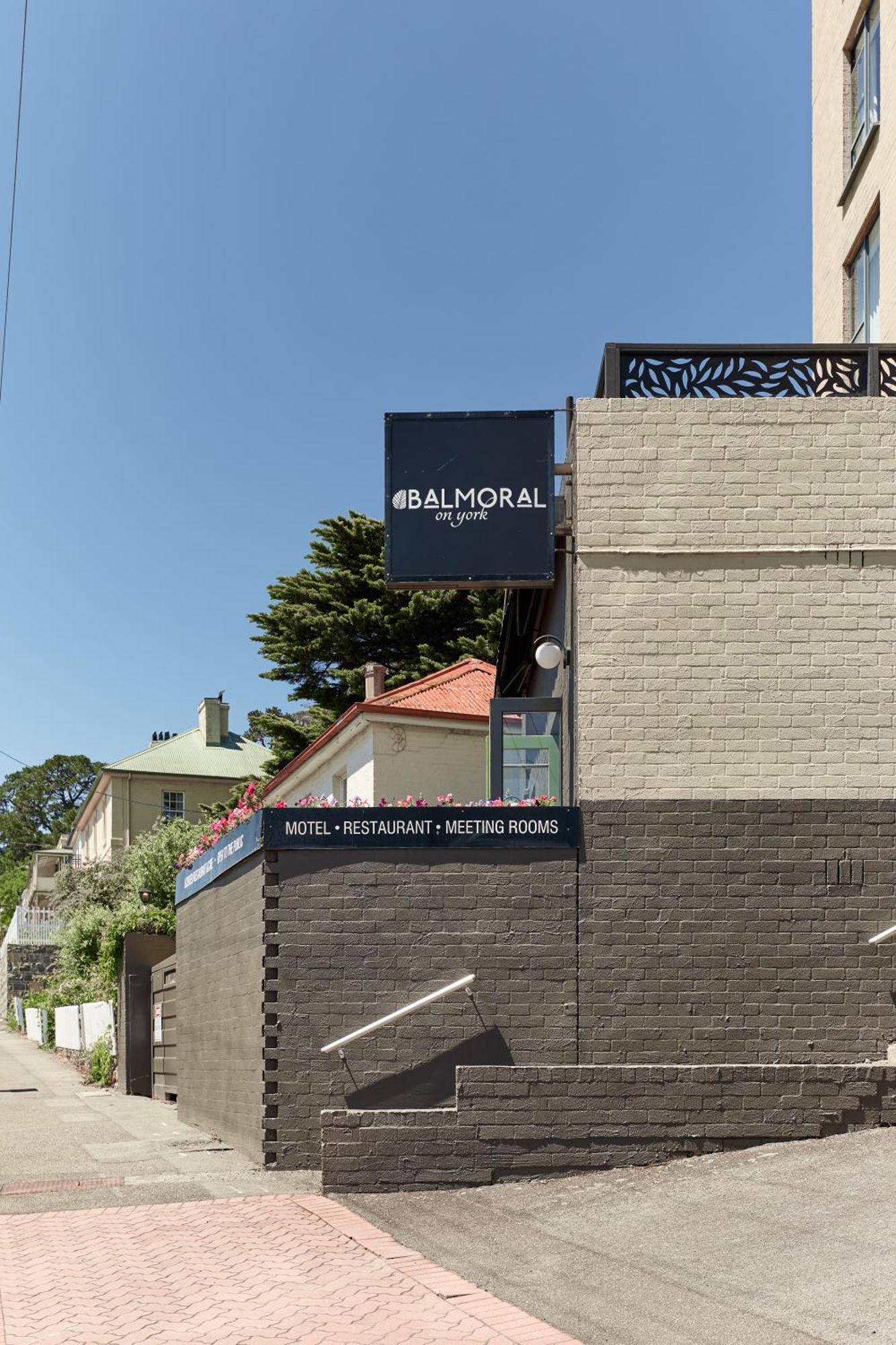 Balmoral On York Hotel Launceston Bagian luar foto